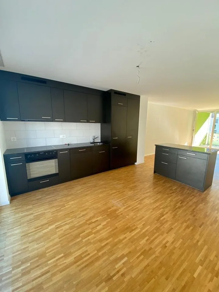Zu ergreifen! Wunderschöne Wohnung in grüner Umgebung!