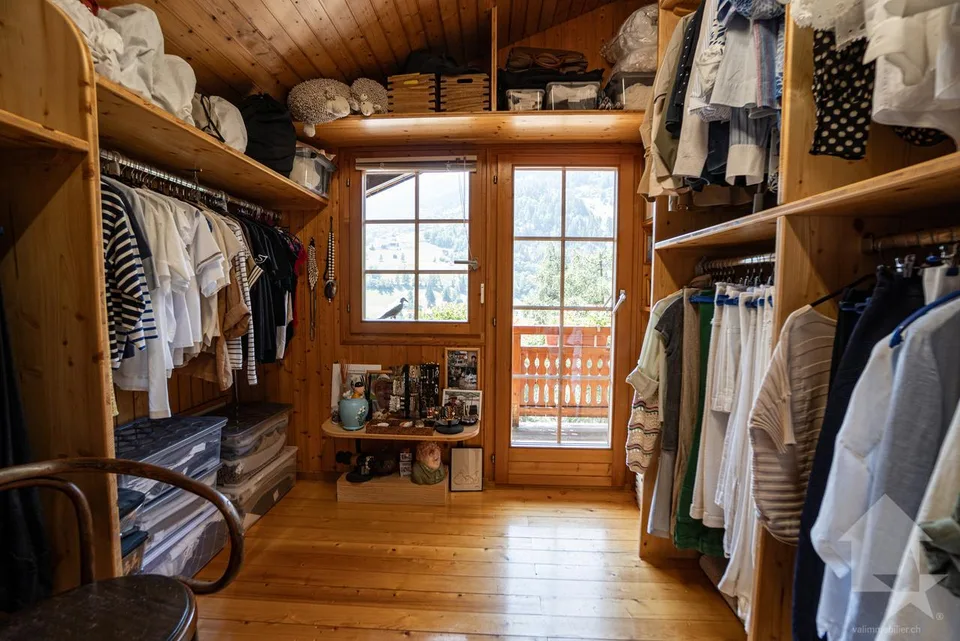 Adorable chalet avec joli jardin, garage double et vues spendides – photo 7 sur 16