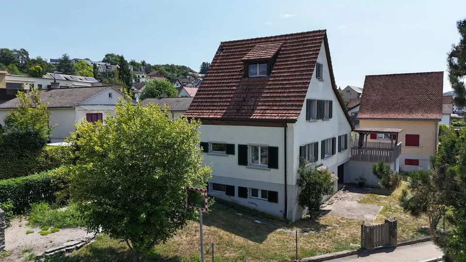 Charmantes, freistehendes Einfamilienhaus  mit Charakter und Potenzial