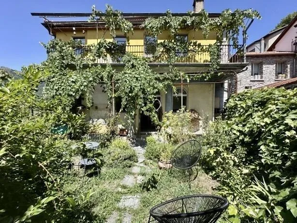 grosses Dorfhaus mit Garten an sehr ruhiger, sonniger Aussichtslage...