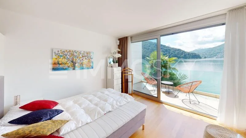 Elegante Villa in Bissone mit direktem Zugang zum Luganersee