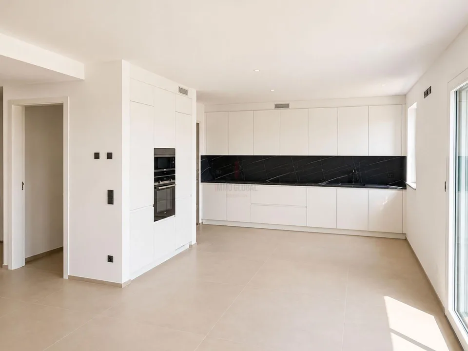 ESCLUSIVI 4.5 LOCALI CON BALCONE IN RESIDENZA RINNOVATA