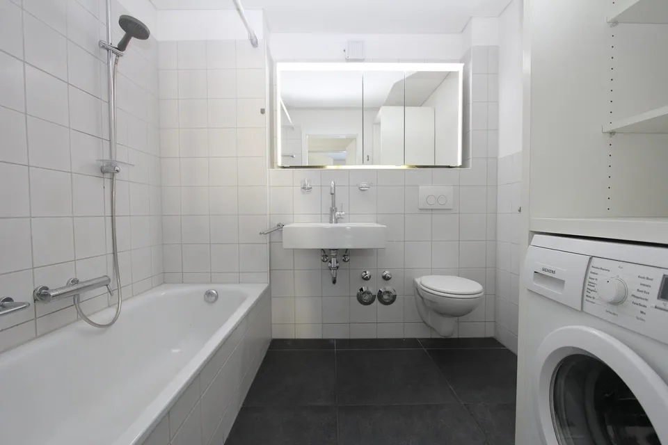 Helle 4½-Zimmerwohnung mit schöner Aussicht auf den Rhein