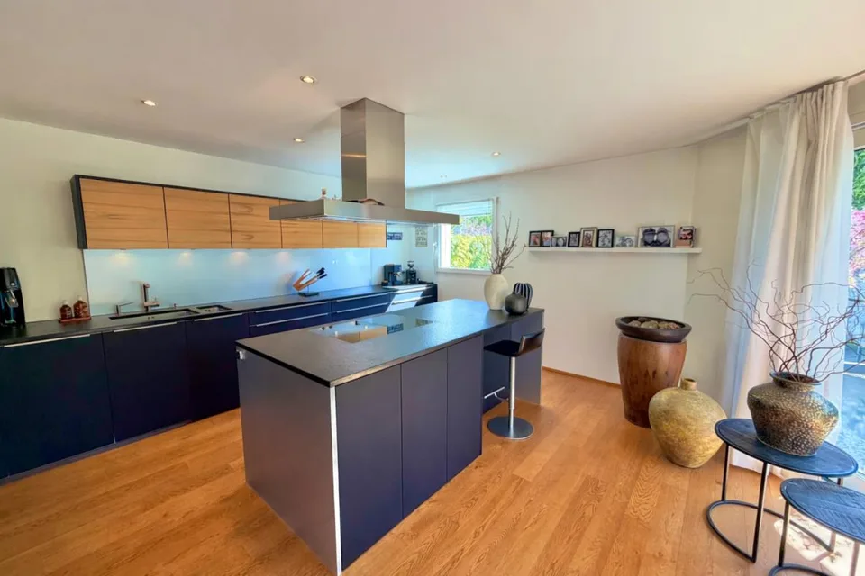 6.5-Room Semi-Detached House: Where valuable quality of life finds a safe home!