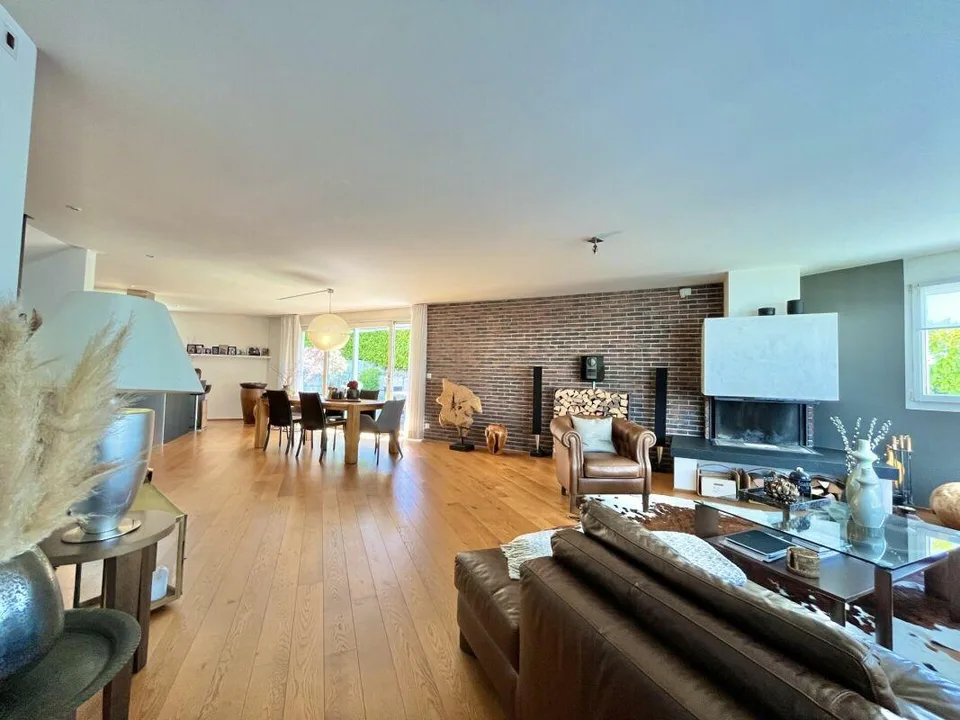 6.5-Room Semi-Detached House: Where valuable quality of life finds a safe home!