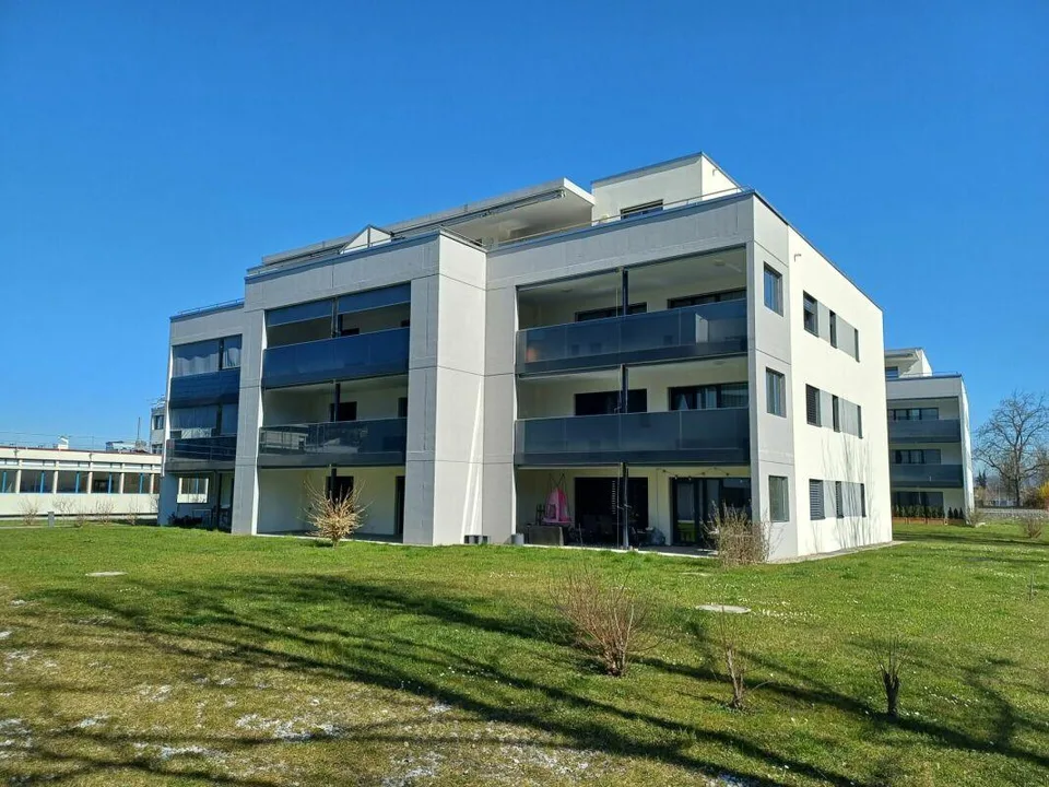 Attraktive 4.5 Zimmerwohnung mit grossem Balkon