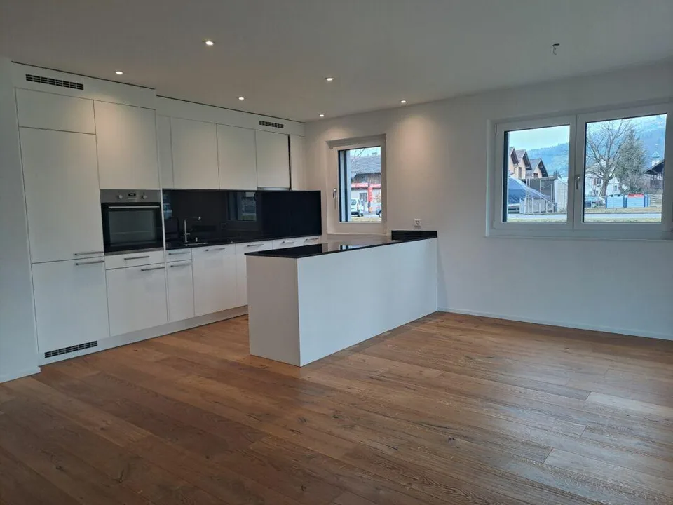 Attraktive 4.5 Zimmerwohnung mit grossem Balkon