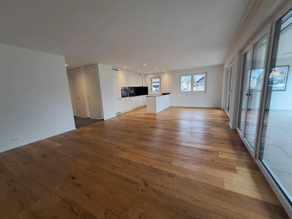 Attraktive 4.5 Zimmerwohnung mit grossem Balkon