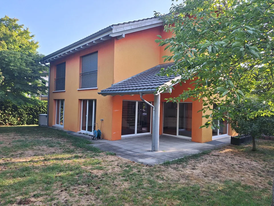 Familienparadies mit Garten im Herzen von Buchs