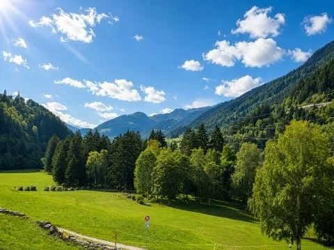 Wohnen im historischen Bündner Stall  mit Bergblick