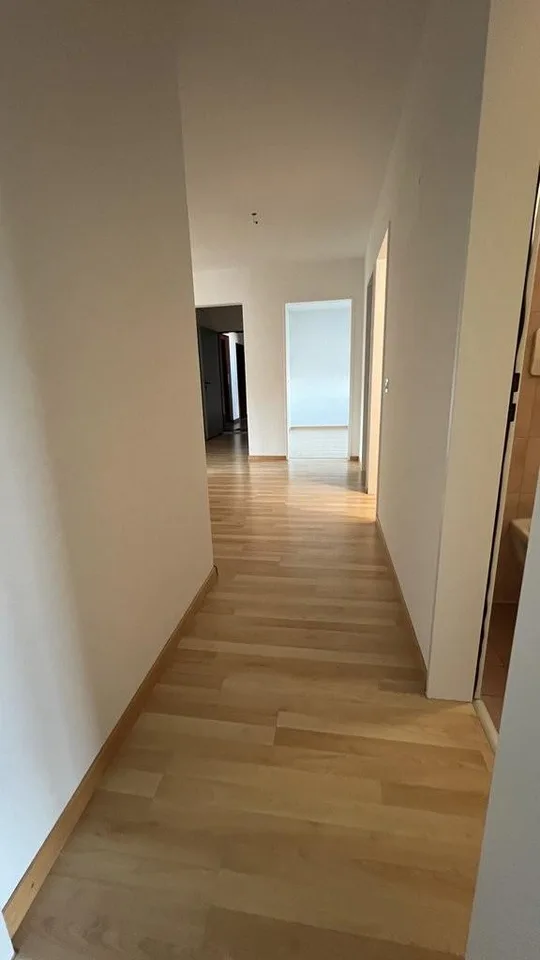 Apartment with balcony looking for new tenant.