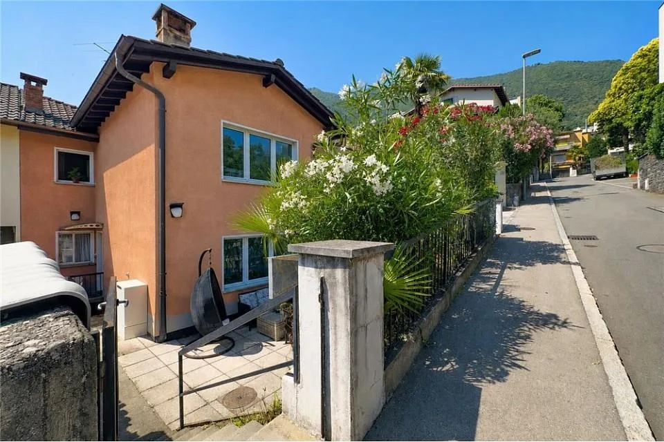 Haus mit zwei 4.5-Zimmerwohnungen