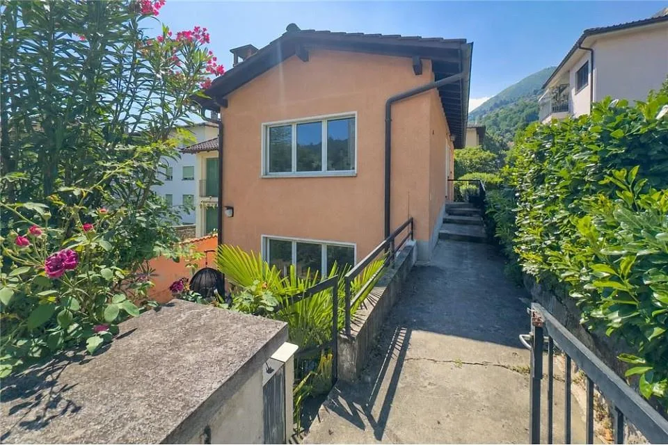 Haus mit zwei 4.5-Zimmerwohnungen