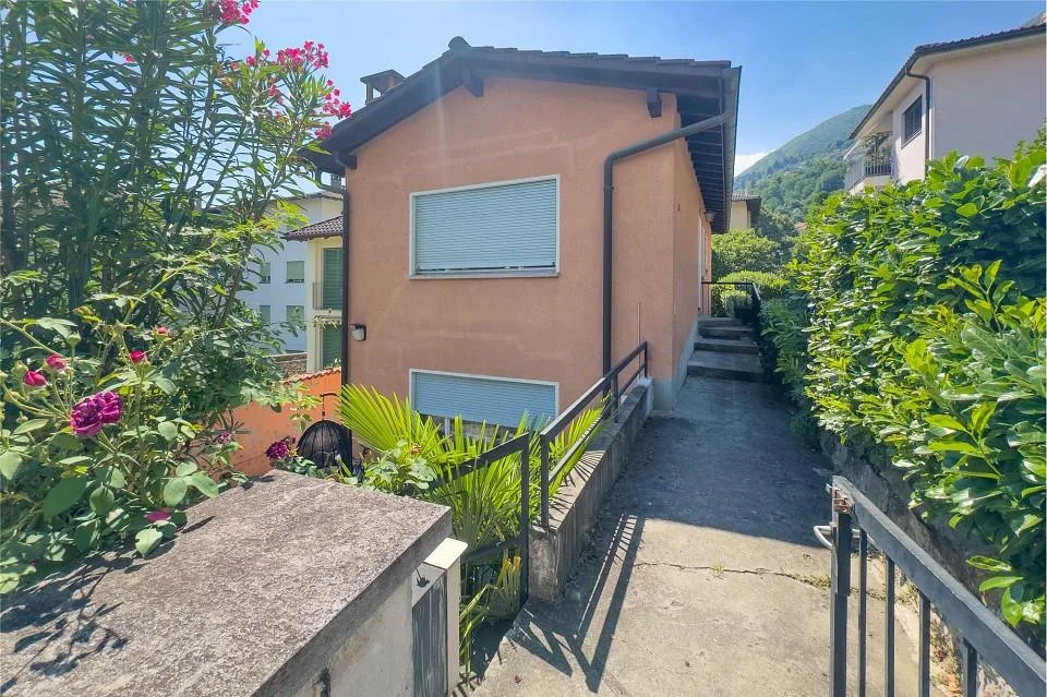 Haus mit zwei 4.5-Zimmerwohnungen