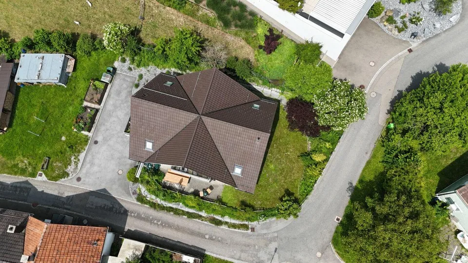 Panorama inklusive - Modernes Zweifamilienhaus mit Säntisblick