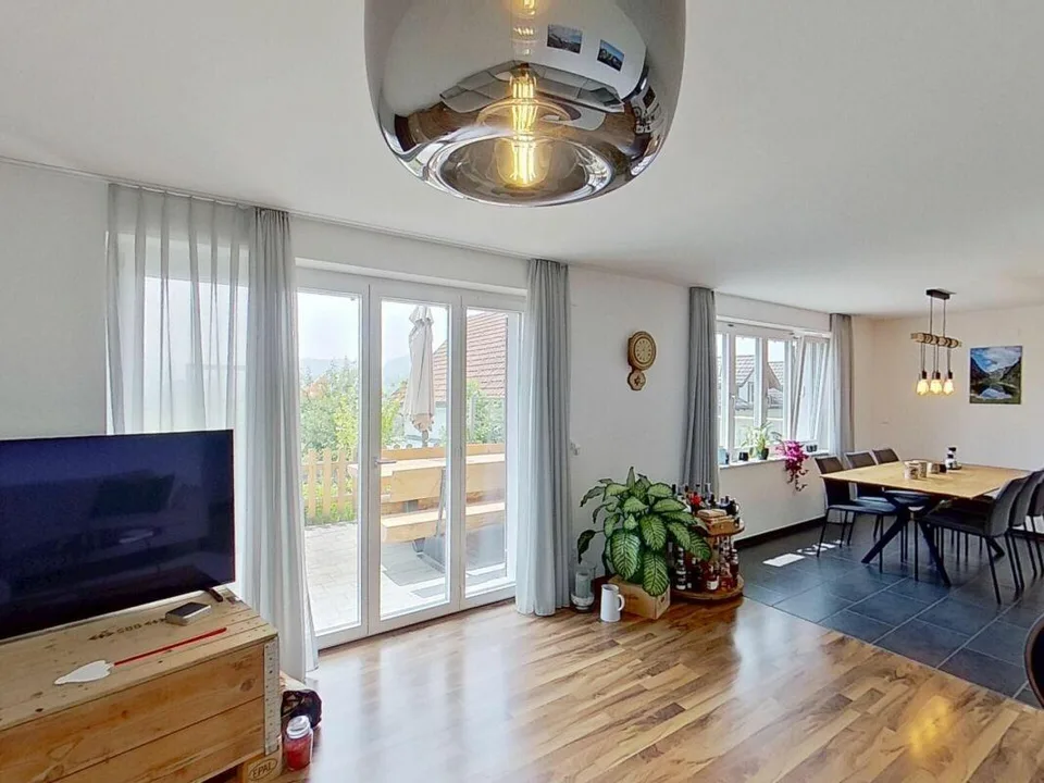 Panorama inklusive - Modernes Zweifamilienhaus mit Säntisblick
