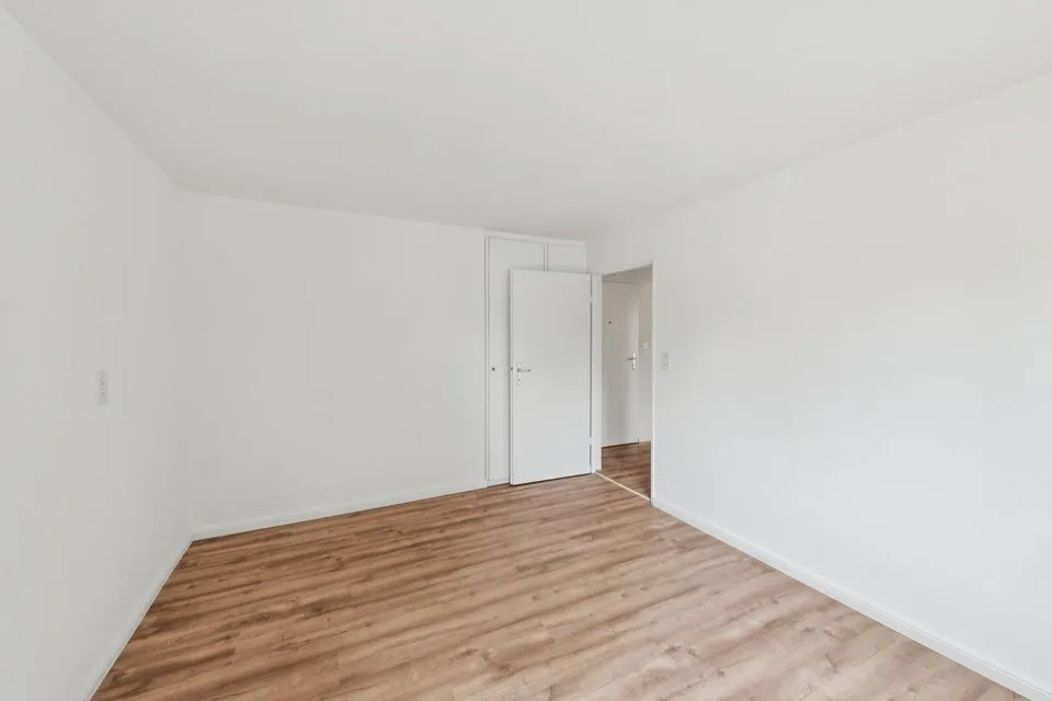 2-room apartment on the ground floor freshly refurbished in a quiet location