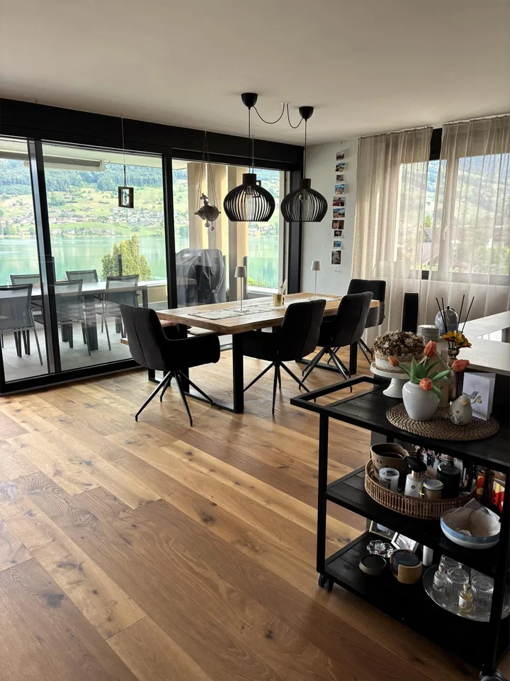 Exklusive 5.5-Zimmerwohnung mit Seeblick