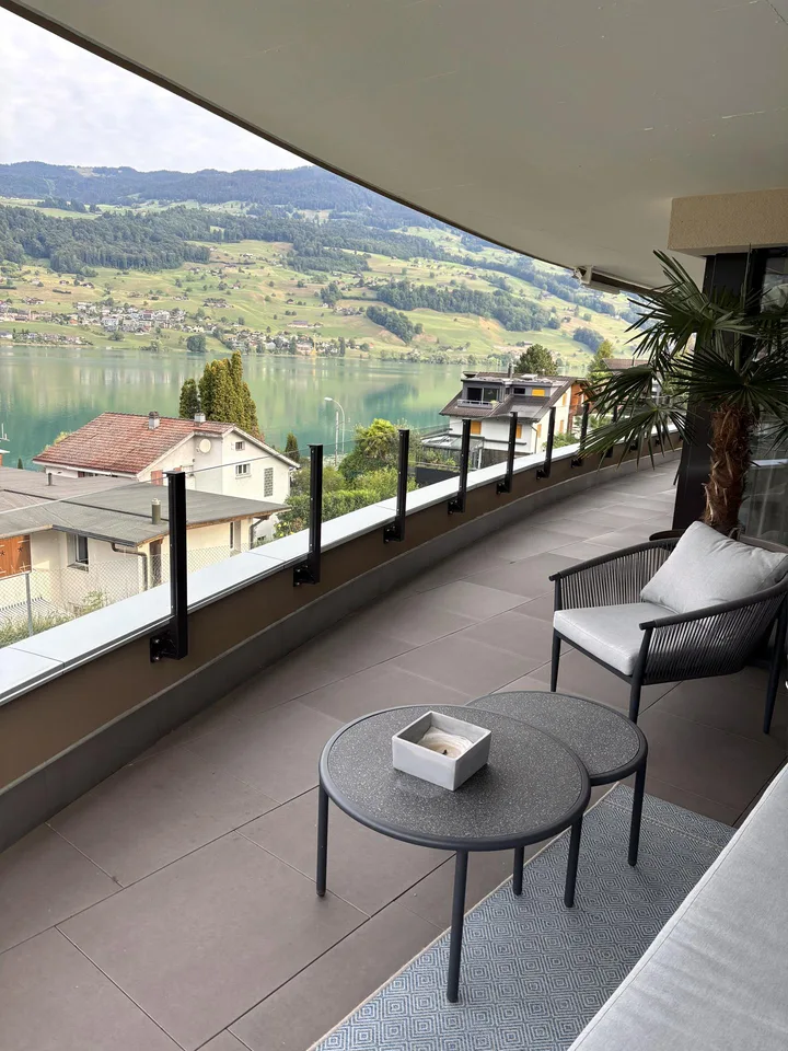 Exklusive 5.5-Zimmerwohnung mit Seeblick