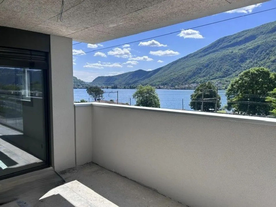 NUOVO ATTICO 3.5 LOCALI CON ROOFTOP DI 38MQ VISTA LAGO