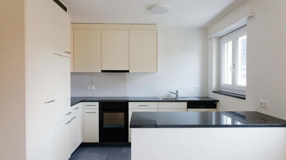 3.5-Zimmerwohnung am Dorfrand von Arth – umfassend saniert
