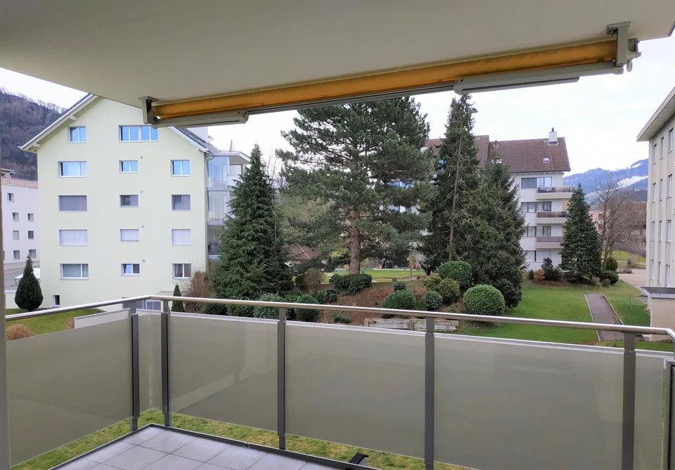 3.5-Zimmerwohnung am Dorfrand von Arth – umfassend saniert