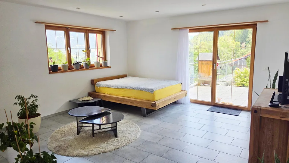 Neuwertiges, freistehendes Einfamilienhaus an unverbaubarer Aussichtslage mit grossem Schopf – Foto 10 von 34