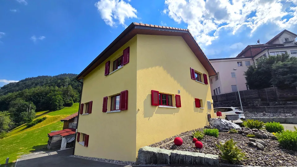Neuwertiges, freistehendes Einfamilienhaus an unverbaubarer Aussichtslage mit grossem Schopf – Foto 5 von 34