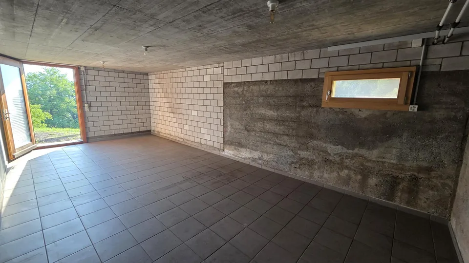 Neuwertiges, freistehendes Einfamilienhaus an unverbaubarer Aussichtslage mit grossem Schopf – Foto 20 von 34