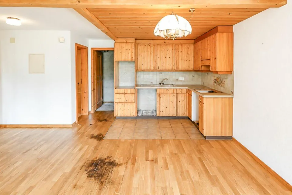 Bright 2.5 room apartment with terrace and garage