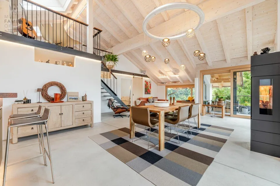 Appartement attique exclusif de 3,5 pièces (première occupation) avec un confort de vie au niveau le plus élevé et une vue à couper le souffle