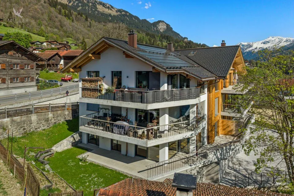 Appartement attique exclusif de 3,5 pièces (première occupation) avec un confort de vie au niveau le plus élevé et une vue à couper le souffle