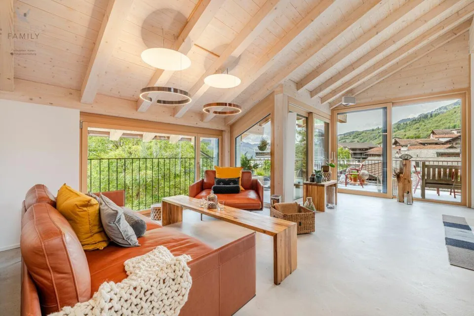 Appartement attique exclusif de 3,5 pièces (première occupation) avec un confort de vie au niveau le plus élevé et une vue à couper le souffle