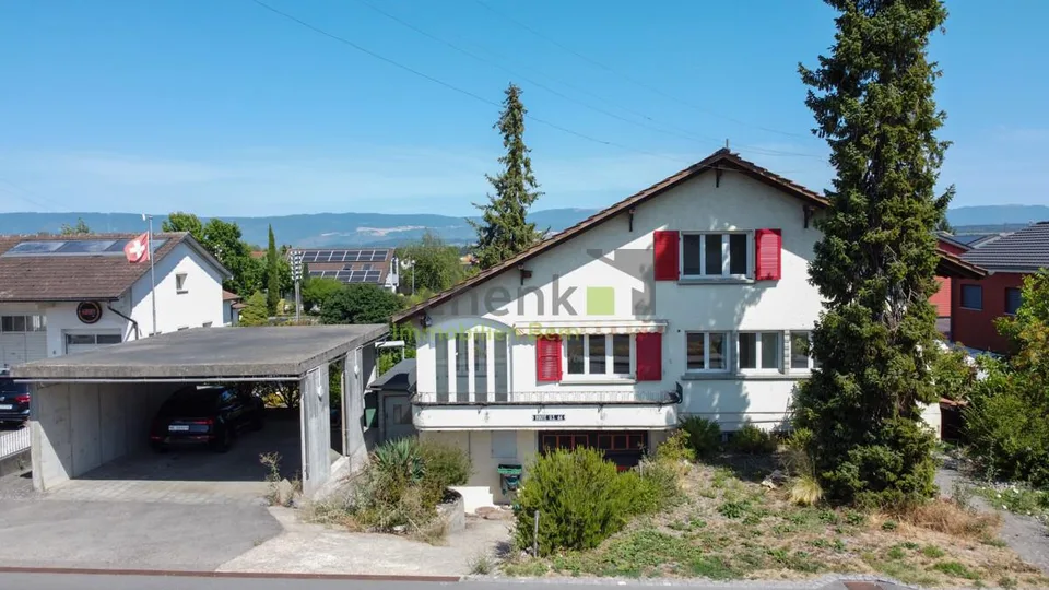 4.5-ZIMMER-EINFAMILIENHAUS MIT GROSSEM GARTEN UND BIOTOP