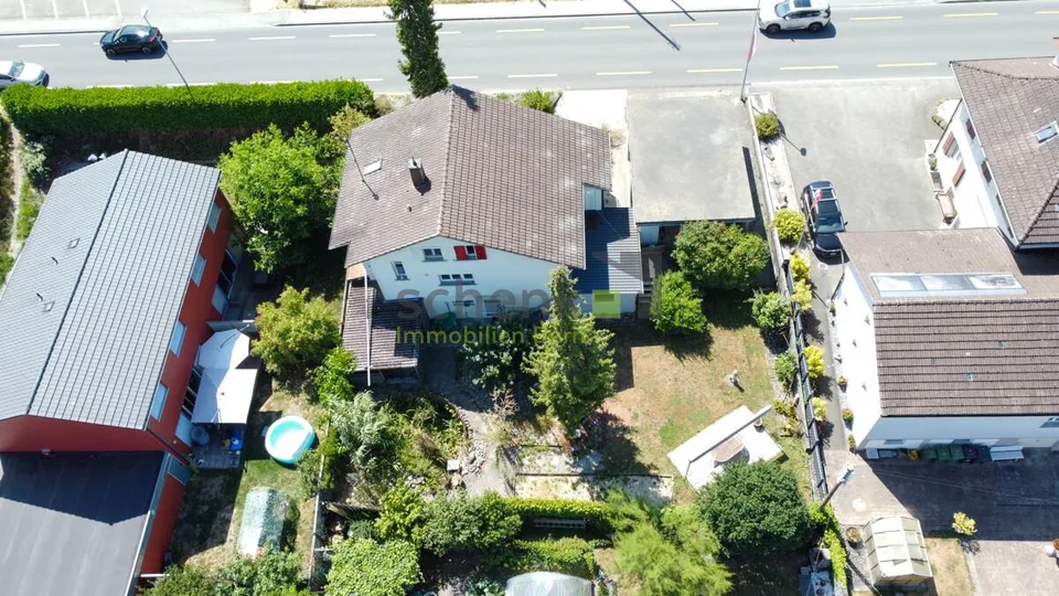 4.5-Room Single-Family House with Large Garden and Biotope