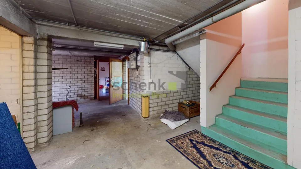 4.5-Room Single-Family House with Large Garden and Biotope