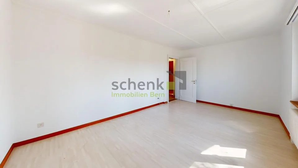 4.5-Room Single-Family House with Large Garden and Biotope