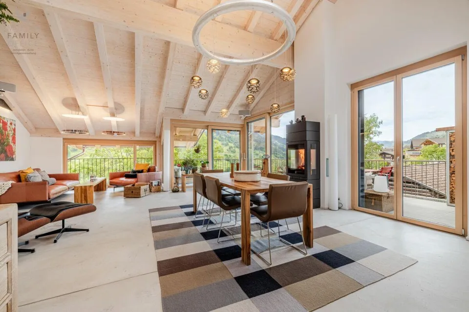 Exklusive 3 1/2 Zimmer-Dachwohnung (Erstwohnung) mit Wohnkomfort auf höchstem Niveau und atemberaubender Aussicht