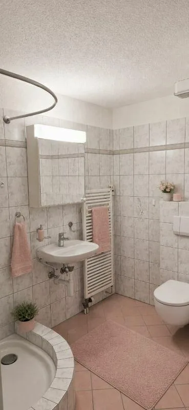 Appartement en attique de rêve (maisonette) avec grande terrasse+balkon et soleil du soir