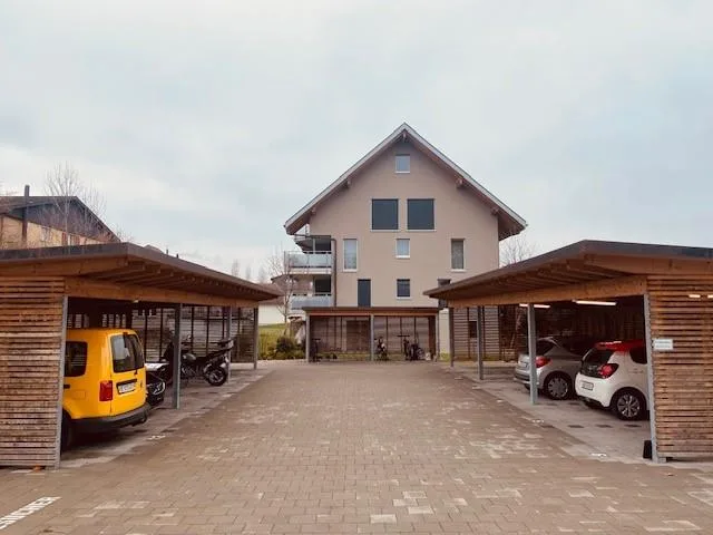Moderne 3.5-ZWG mit schöner Aussicht in Lyssach