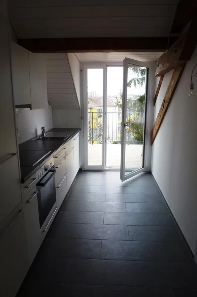 Appartement en attique exclusif à proximité du centre d'exposition