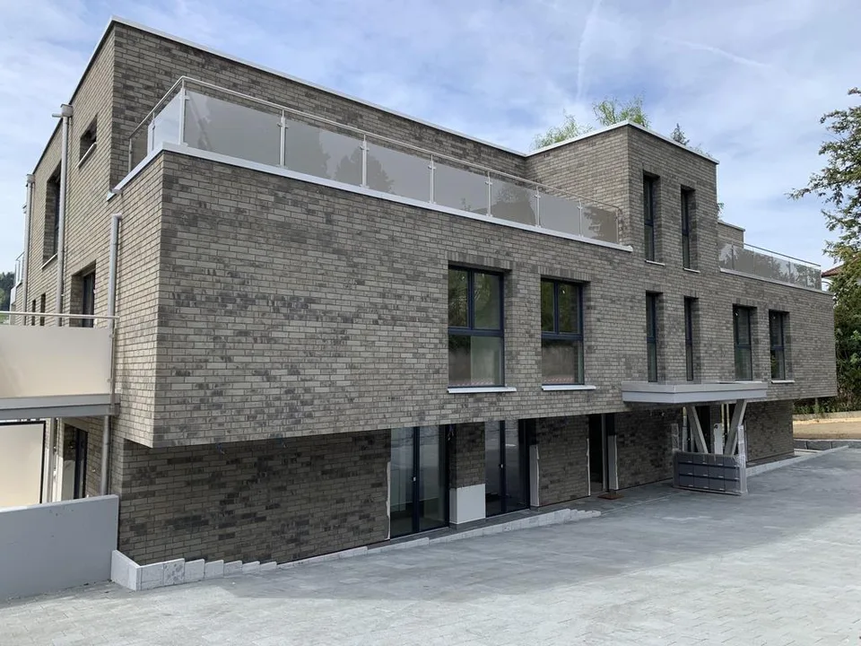 Aussenparkplatz in Menziken zu vermieten!