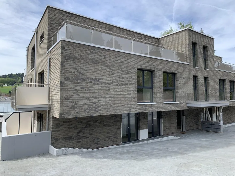 Einstellhallenplatz zu vermieten in Menziken!