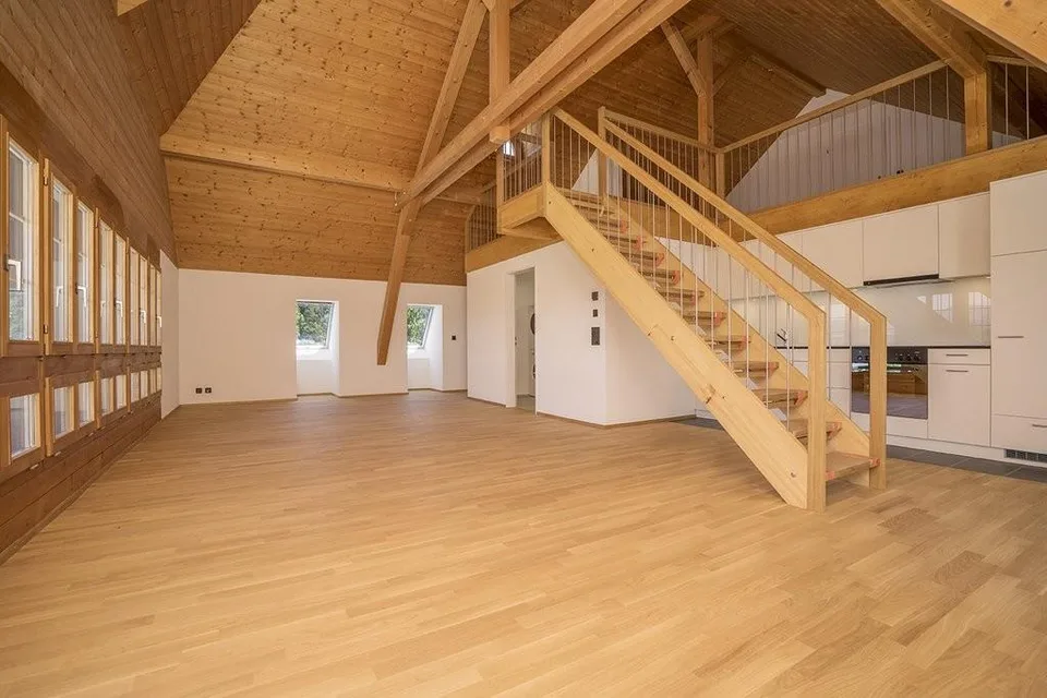 Spacious 2.5 room loft apartment with gallery floor – photo 8 of 12