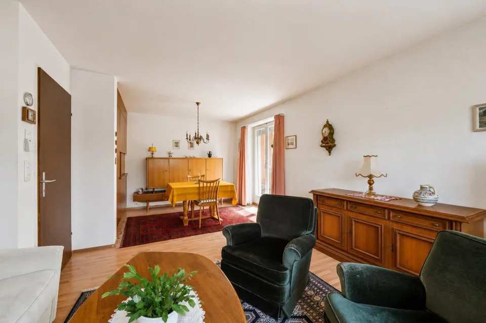Detached family house with a fantastic view and lots of potential seeking a family
