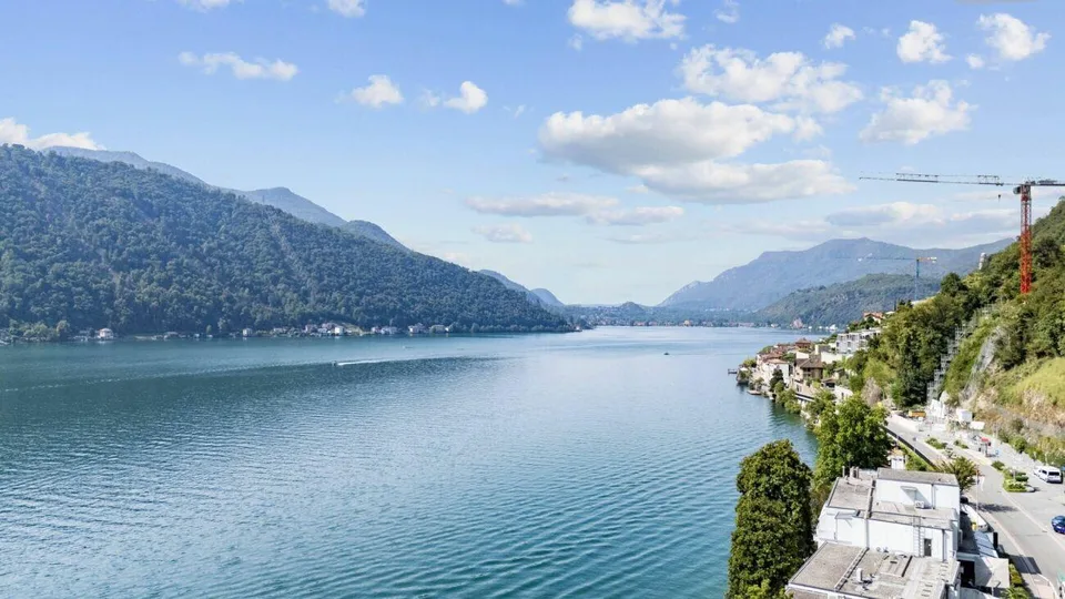 Seevilla mit Privatem Bootshaus in Morcote
