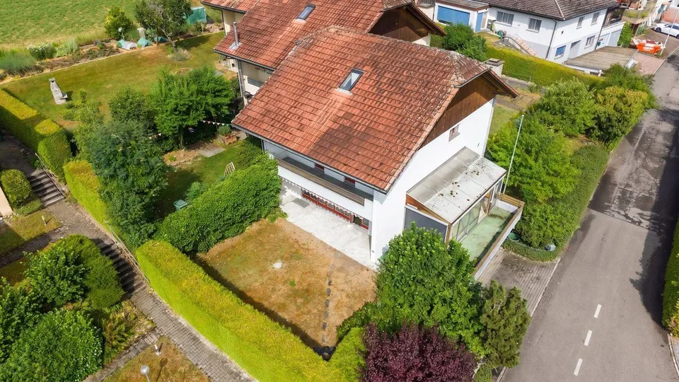 Familienfreundliches Reiheneckhaus mit zwei Gartenbereichen und schöner Weitsicht