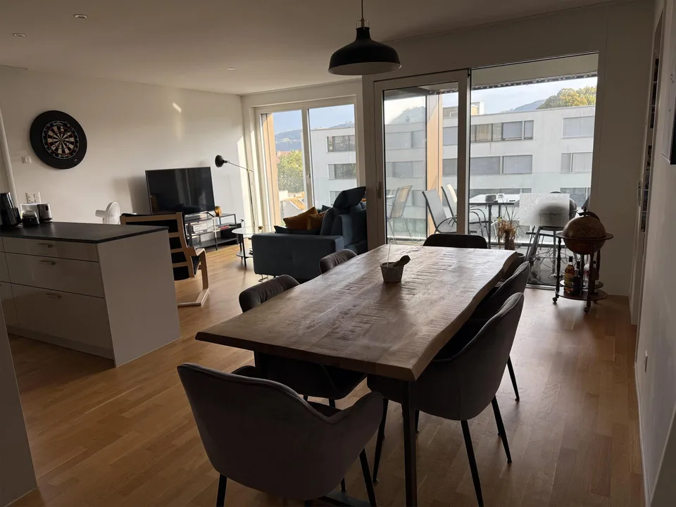 Helle 4.5 Zimmer Wohnung 89 qm