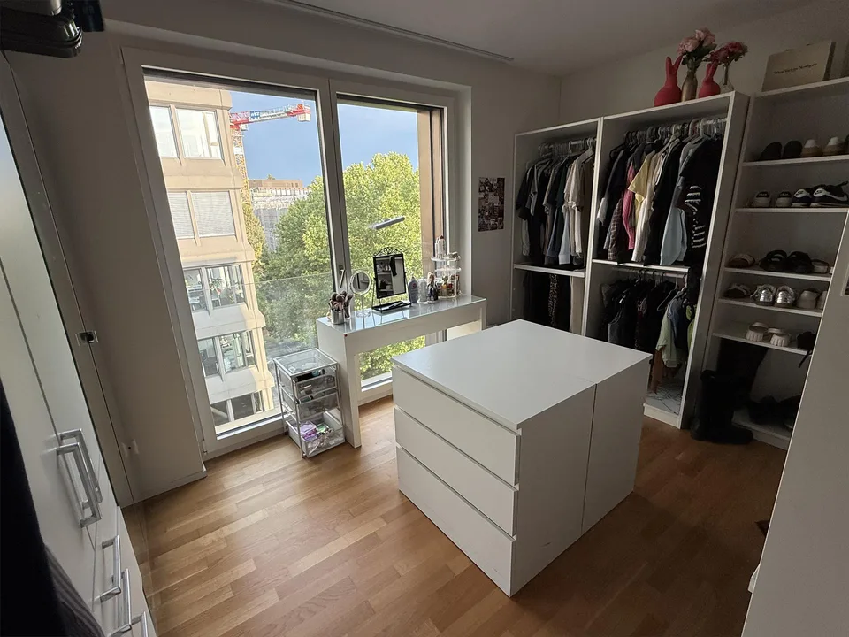 Helle 4.5 Zimmer Wohnung 89 qm