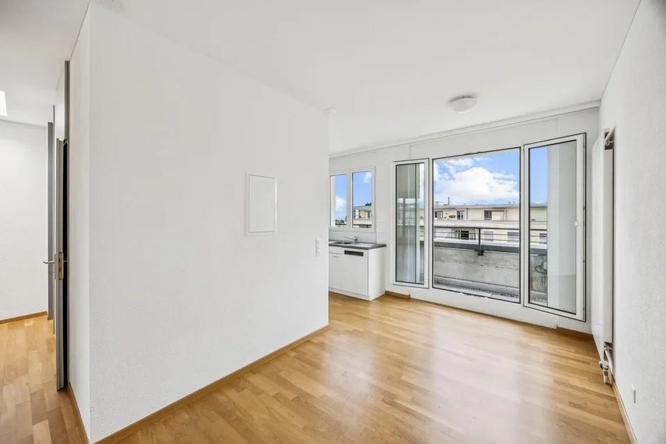 Appartamento attraente di 3,5 locali con balcone spazioso a Wittenbach